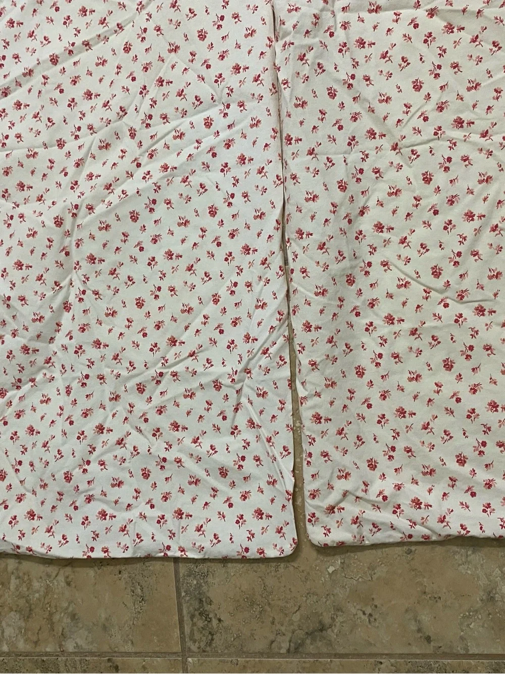 2 VTG Ralph Lauren Calico Red Floral Cotton USA Made Ruffle Trim Pillow Cases